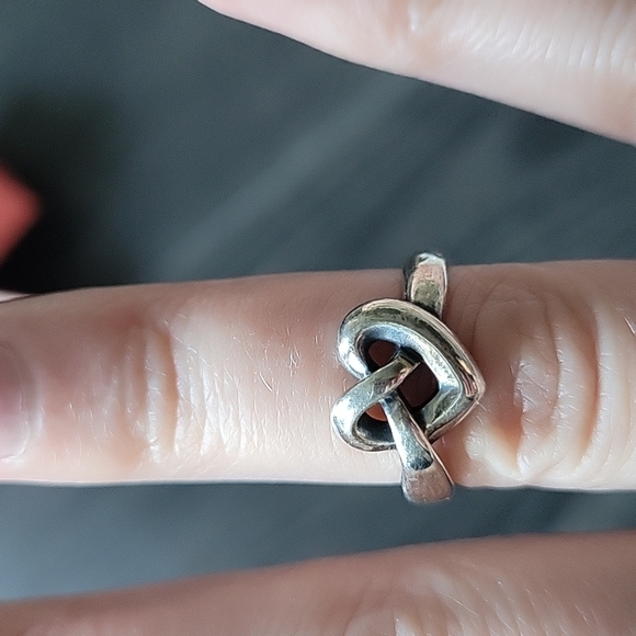 Heart Knot Ring - Picture 5 of 7
